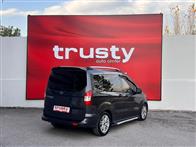 Ford Tourneo Courier 1.5 TDCI Titanium Plus 95 Ps Kombi