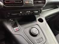 Peugeot Rifter 1.5 BlueHDI Allure EAT8 132 Ps Combi