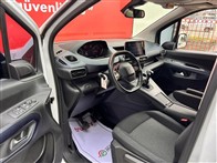 Peugeot Rifter 1.5 BlueHDI Allure EAT8 132 Ps Combi