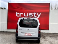 Peugeot Rifter 1.5 BlueHDI Allure EAT8 132 Ps Combi