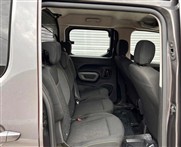 Peugeot Rifter 1.5 BlueHDI Allure EAT8 132 Ps Combi