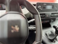 Peugeot Rifter 1.5 BlueHDI Allure EAT8 132 Ps Combi