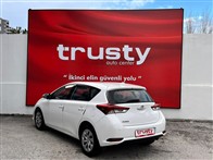 Toyota Auris 1.33 Life 98 Hp Hatchback