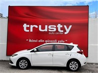 Toyota Auris 1.33 Life 98 Hp Hatchback
