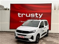 Opel Combo 1.5 CDTI Ultimate Otomatik 132 Ps Kombi