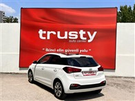 Hyundai i20 1.4 MPI Elite Smart Panoramik Cam Tavan Otomatik 1