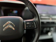 Citroen e-C4X e-C4 X Shine Bold 115 KW