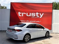 Toyota Corolla 1.5 FLAME X-PACK MDS SEDAN