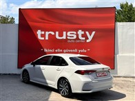 Toyota Corolla 1.5 FLAME X-PACK MDS SEDAN