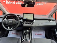 Toyota Corolla 1.8 Hybrid Flame X-Pack e-CVT 98 Ps Sedan