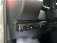 Toyota Corolla 1.8 Hybrid Flame X-Pack e-CVT 98 Ps Sedan