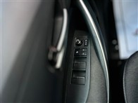 Toyota Corolla 1.8 Hybrid Flame X-Pack e-CVT 98 Ps Sedan