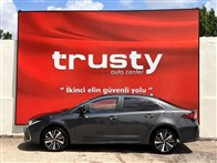 Toyota Corolla 1.8 Hybrid Flame X-Pack e-CVT 98 Ps Sedan