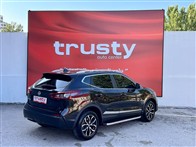 Nissan Qashqai 1.3 DIG-T Sky Pack 160 Ps SUV