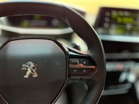 Peugeot 2008 1.5 BlueHDI Allure EAT6 120 Ps Crossover