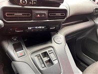 Peugeot Rifter 1.5 BlueHDI Allure EAT8 132 Ps Combi