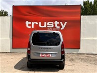 Peugeot Rifter 1.5 BlueHDI Allure EAT8 132 Ps Combi