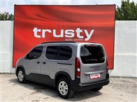 Peugeot Rifter 1.5 BlueHDI Allure EAT8 132 Ps Combi