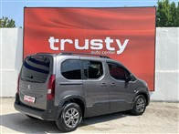 Peugeot Rifter 1.5 BlueHDI Allure 132 Ps Combi