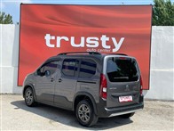 Peugeot Rifter 1.5 BlueHDI Allure 132 Ps Combi