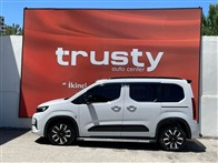Opel Combo 1.5 CDTI Ultimate Otomatik 132 Ps Kombi
