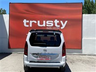 Opel Combo 1.5 CDTI Ultimate Otomatik 132 Ps Kombi