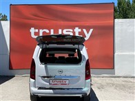 Opel Combo 1.5 CDTI Ultimate Otomatik 132 Ps Kombi