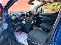 Opel Combo 1.5 D Edition 130 PS AT8