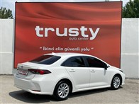 Toyota Corolla 1.5 DREAM MDS SEDAN
