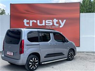 Opel Combo 1.5 CDTI Ultimate Otomatik 132 Ps Kombi