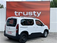 Peugeot Rifter 1.5 BlueHDI Allure 132 Ps Combi