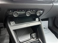 Citroen C4 1.2 PURETECH SHINE EAT8